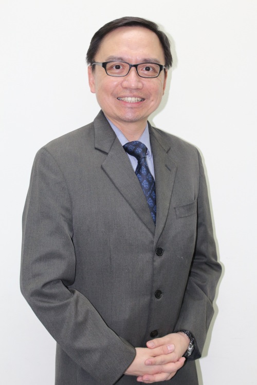 王展翼医生:泌尿科。