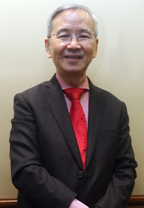 郑怡祥博士 (Tee E Siong)