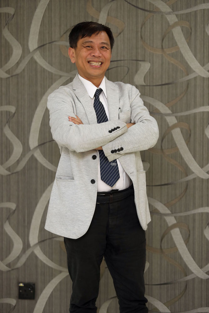 黄轩（重症医学兼胸腔内科）