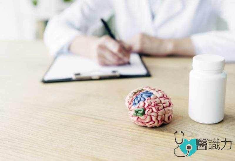 问医-符芳基-别误当正常老化-失智症应早筛早干预