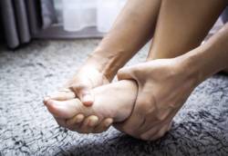 问医-唐云华-脚趾麻刺1年-有家族史-糖尿病风险高