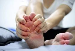 问医-陈欣怡-脚趾发麻1年勿轻忽-排除糖尿病-找出病因早治疗